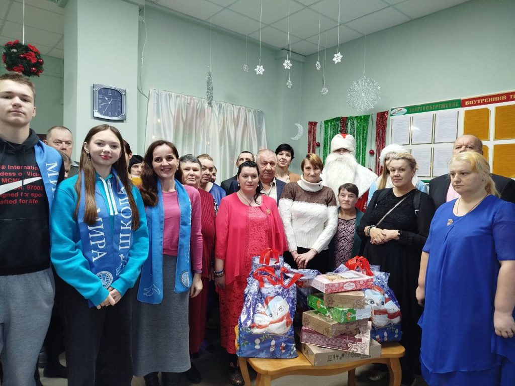 В гостях — коллектив «Адпачынак» и учащиеся Гимназии №6